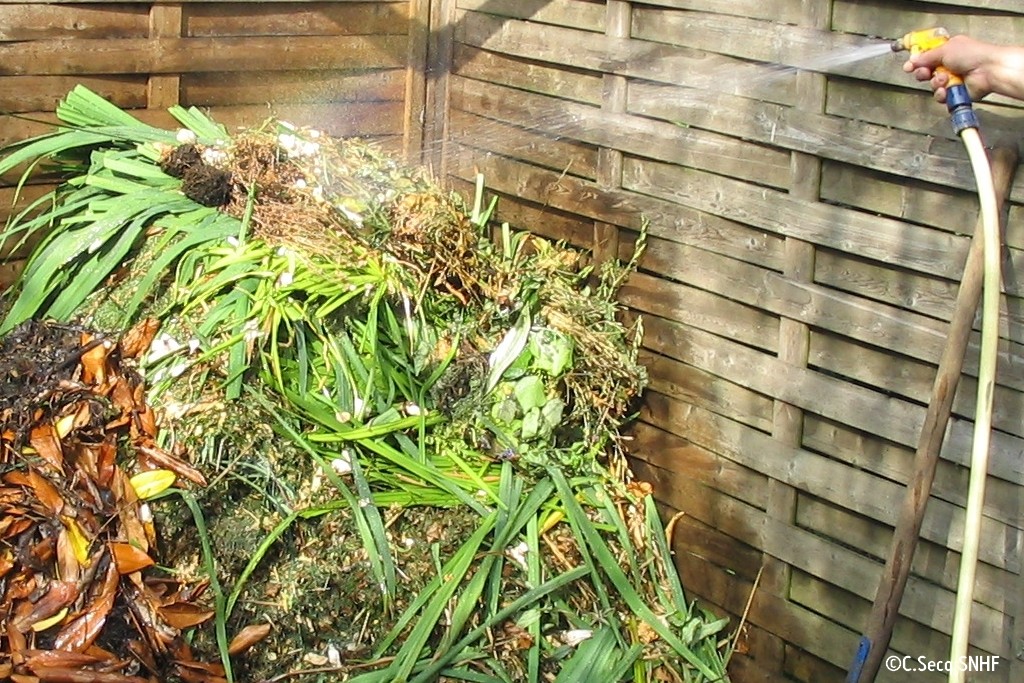 Arroser compost 1