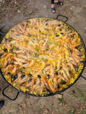 au menu une Paella géante